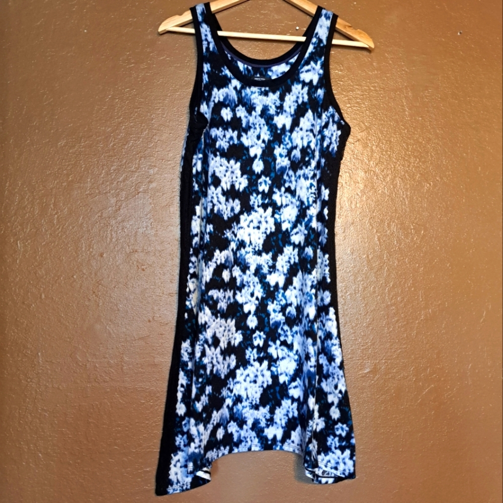 Small Simply Vera Blue and White Patterned Dress
